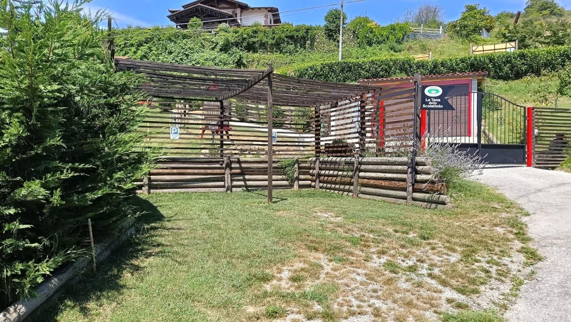 La Tana Dello Scoiattolo - Adults Only Bed and Breakfast Murazzano  Eksteriør billede